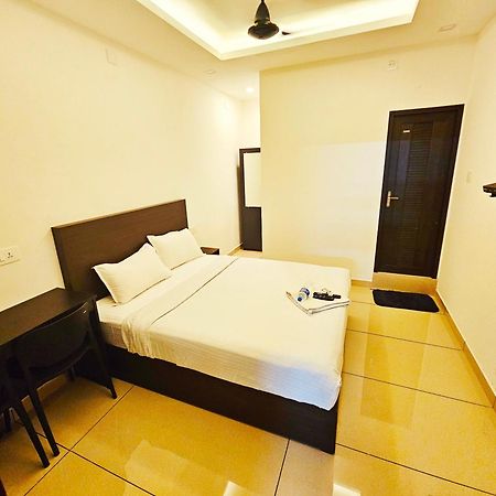 Apsara Residency Otel Perintalmanna Dış mekan fotoğraf
