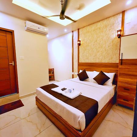Apsara Residency Otel Perintalmanna Dış mekan fotoğraf