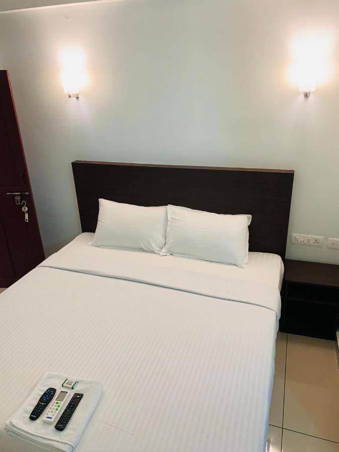Apsara Residency Otel Perintalmanna Dış mekan fotoğraf