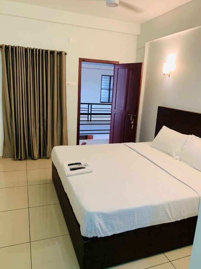 Apsara Residency Otel Perintalmanna Dış mekan fotoğraf