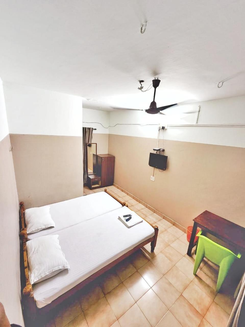 Apsara Residency Otel Perintalmanna Dış mekan fotoğraf