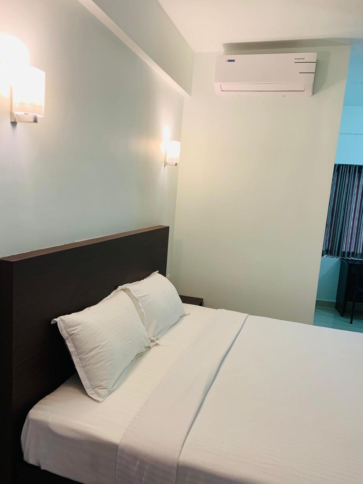 Apsara Residency Otel Perintalmanna Dış mekan fotoğraf