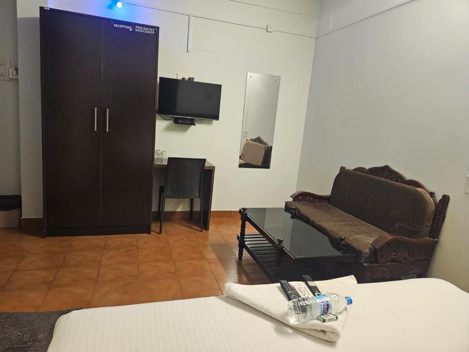 Apsara Residency Otel Perintalmanna Dış mekan fotoğraf