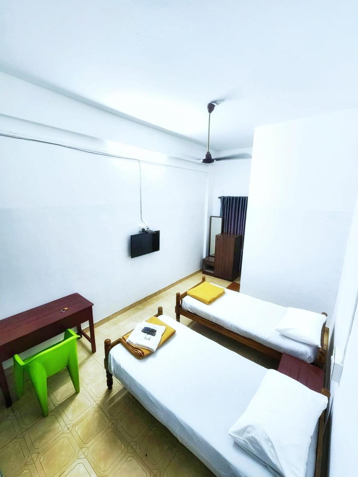 Apsara Residency Otel Perintalmanna Dış mekan fotoğraf