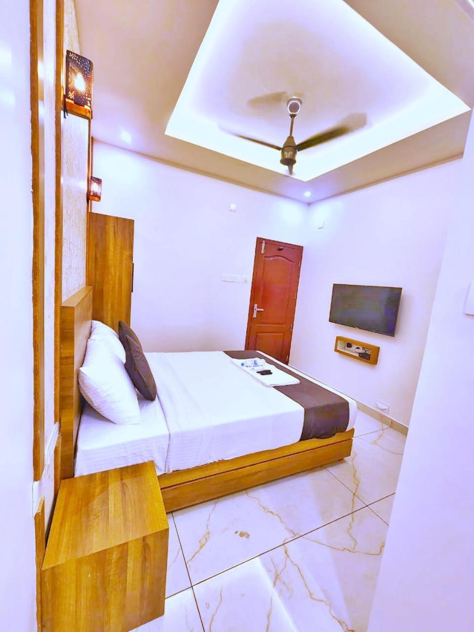 Apsara Residency Otel Perintalmanna Dış mekan fotoğraf